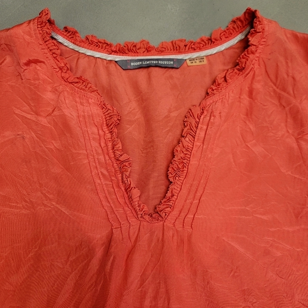 [EUC] Boden Limited Edition Split Neckline 3/4 Sleeve Blouse Wrinkled Fabric - Picture 2 of 9